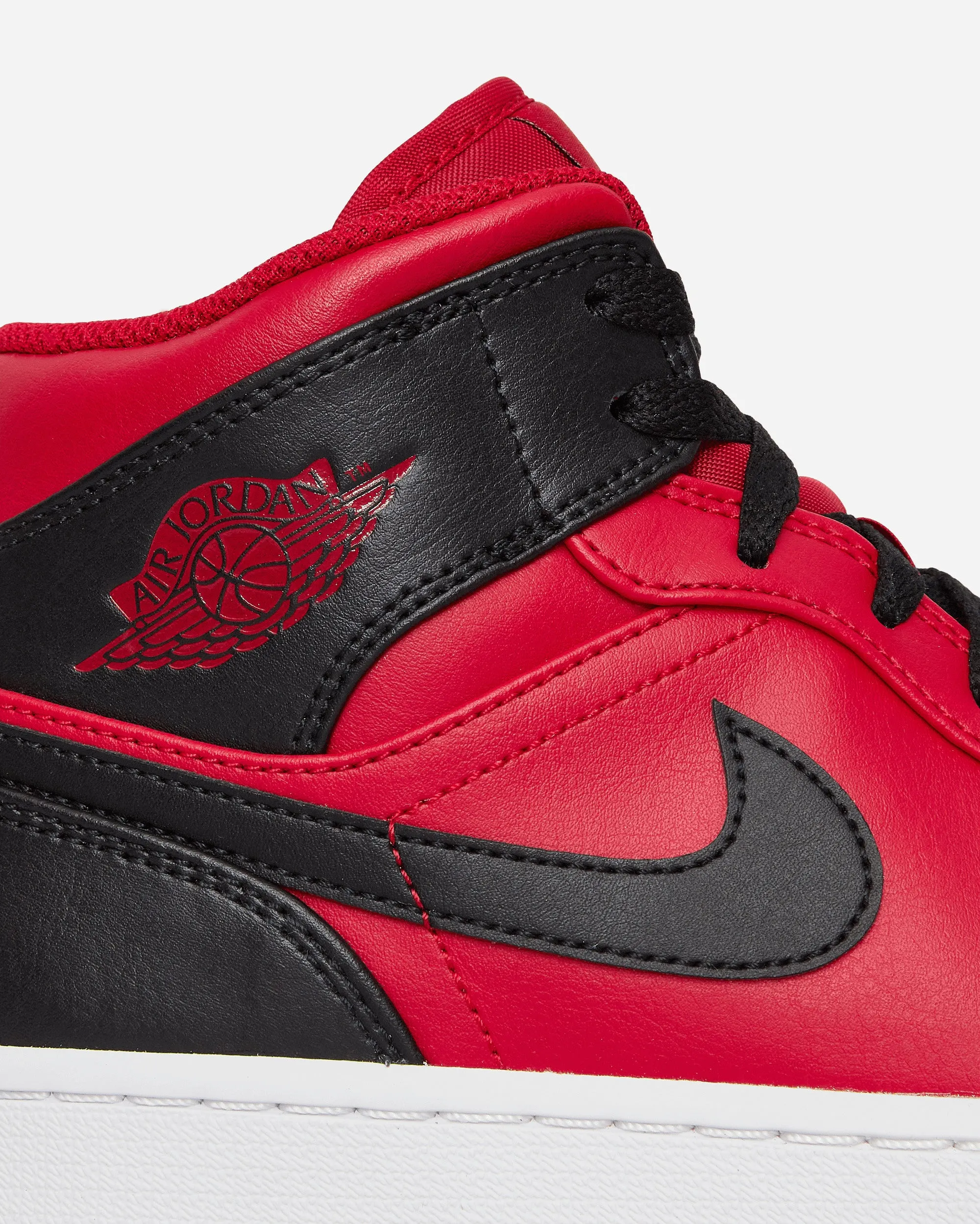 Air Jordan 1 Mid Sneakers Red