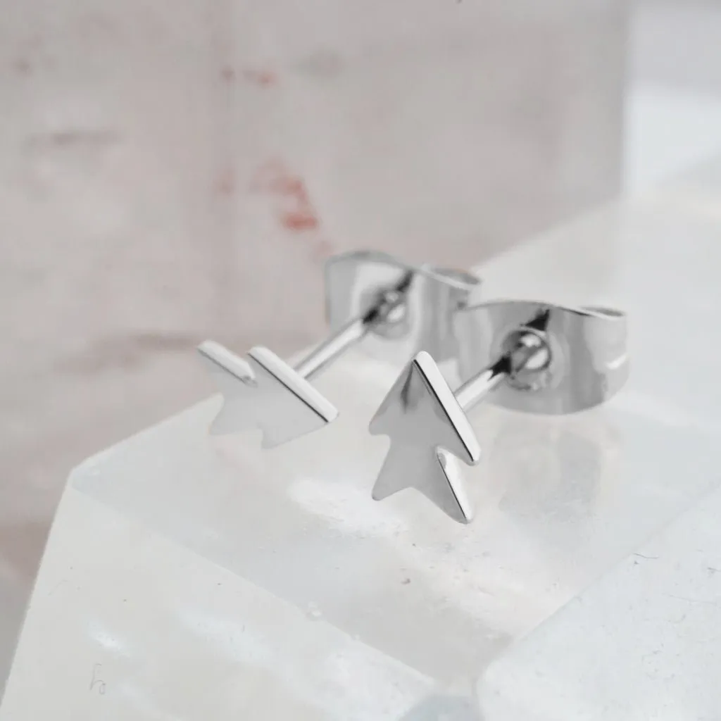 Arrowhead Studs