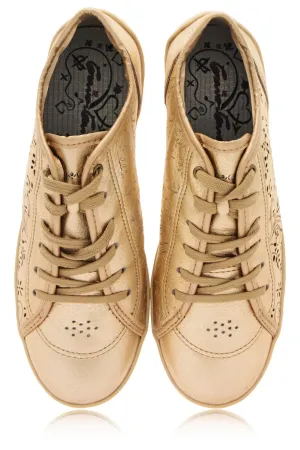 CRAVO & CANELA CINNA Gold Cut-Out Leather Sneakers