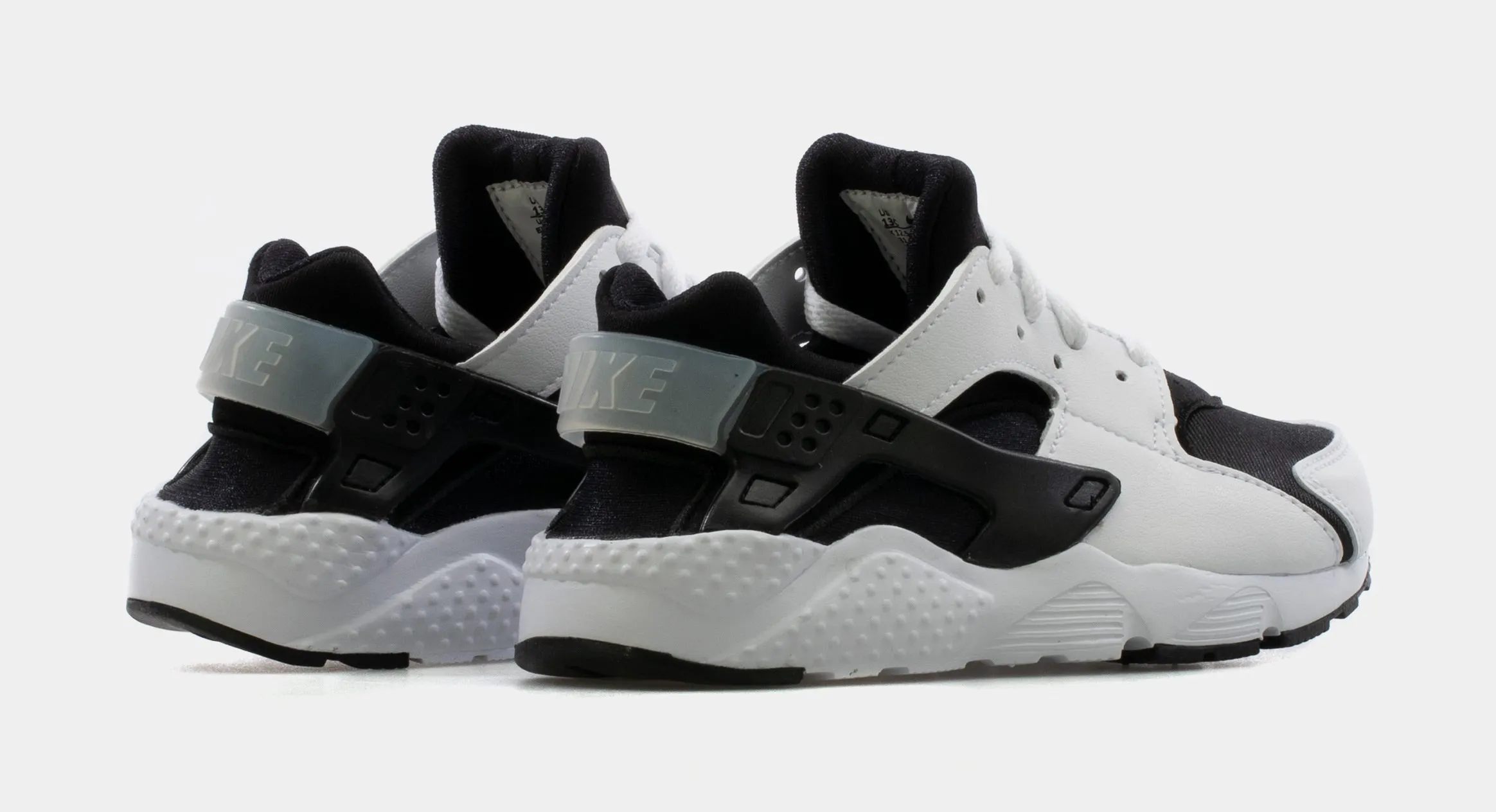 Huarache Run Grade School Lifestyle Shoe (Black/White)