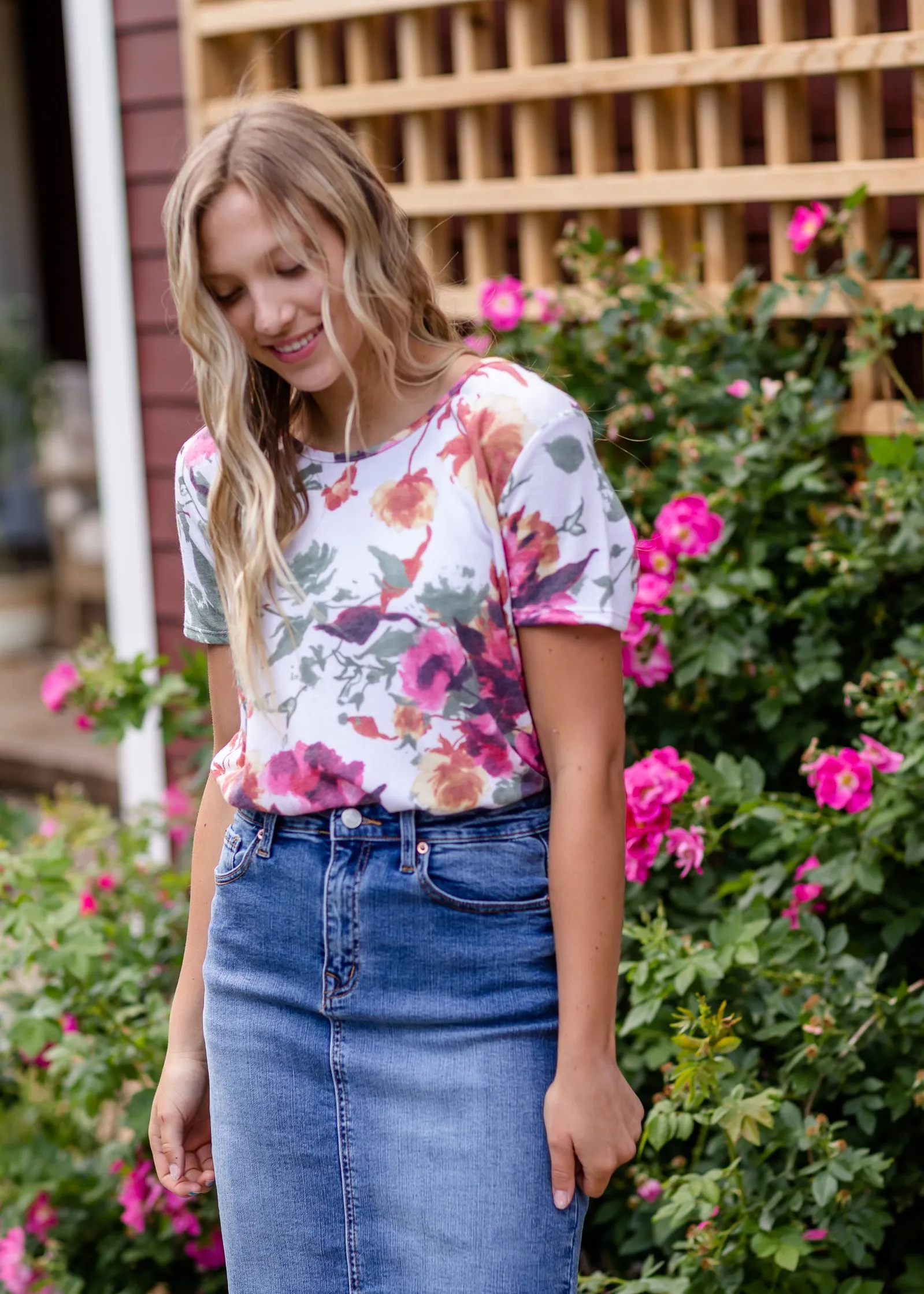 Ivory Round Neck Basic Floral Tee