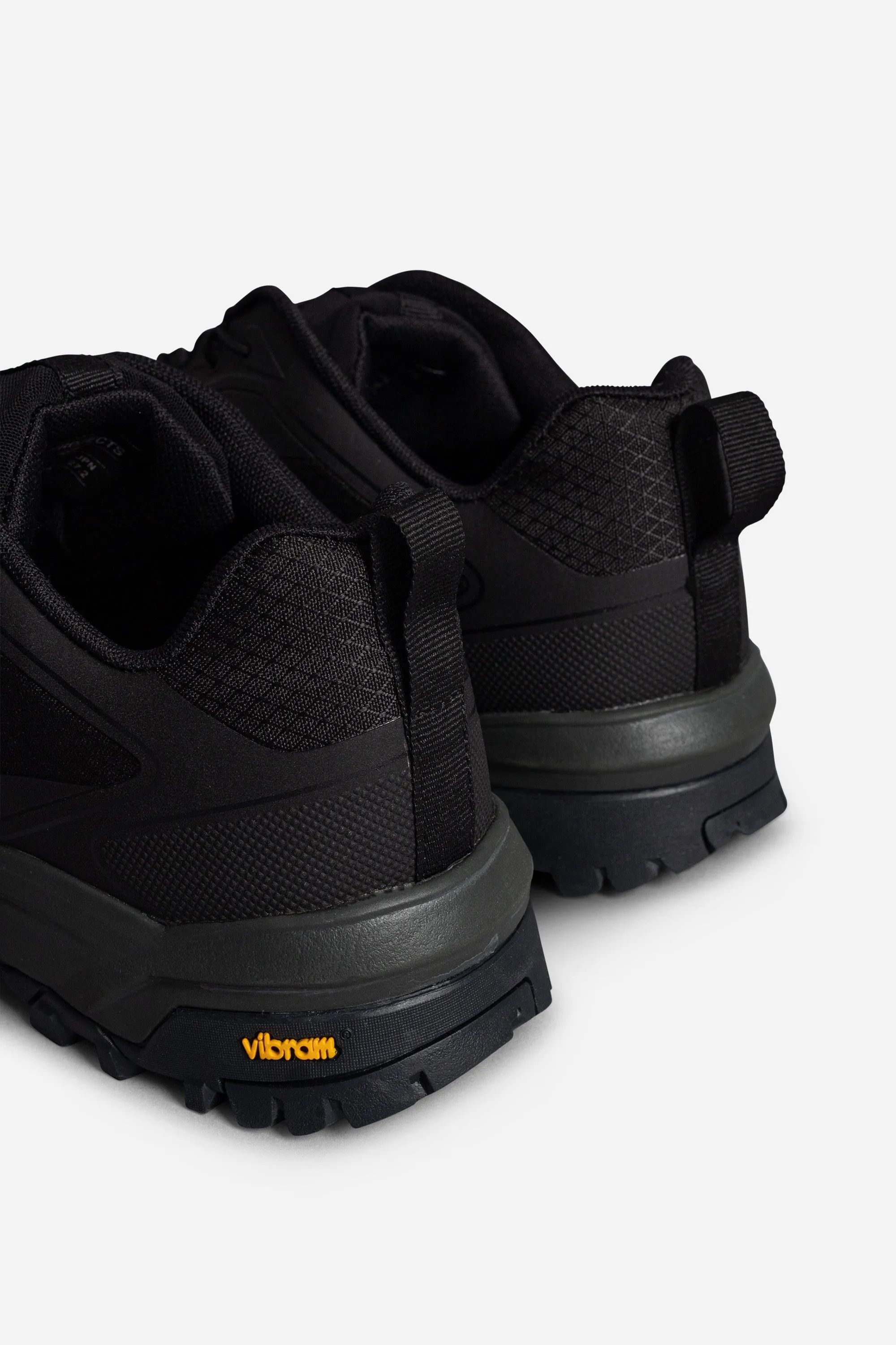 Laced Up Runner V02 Black