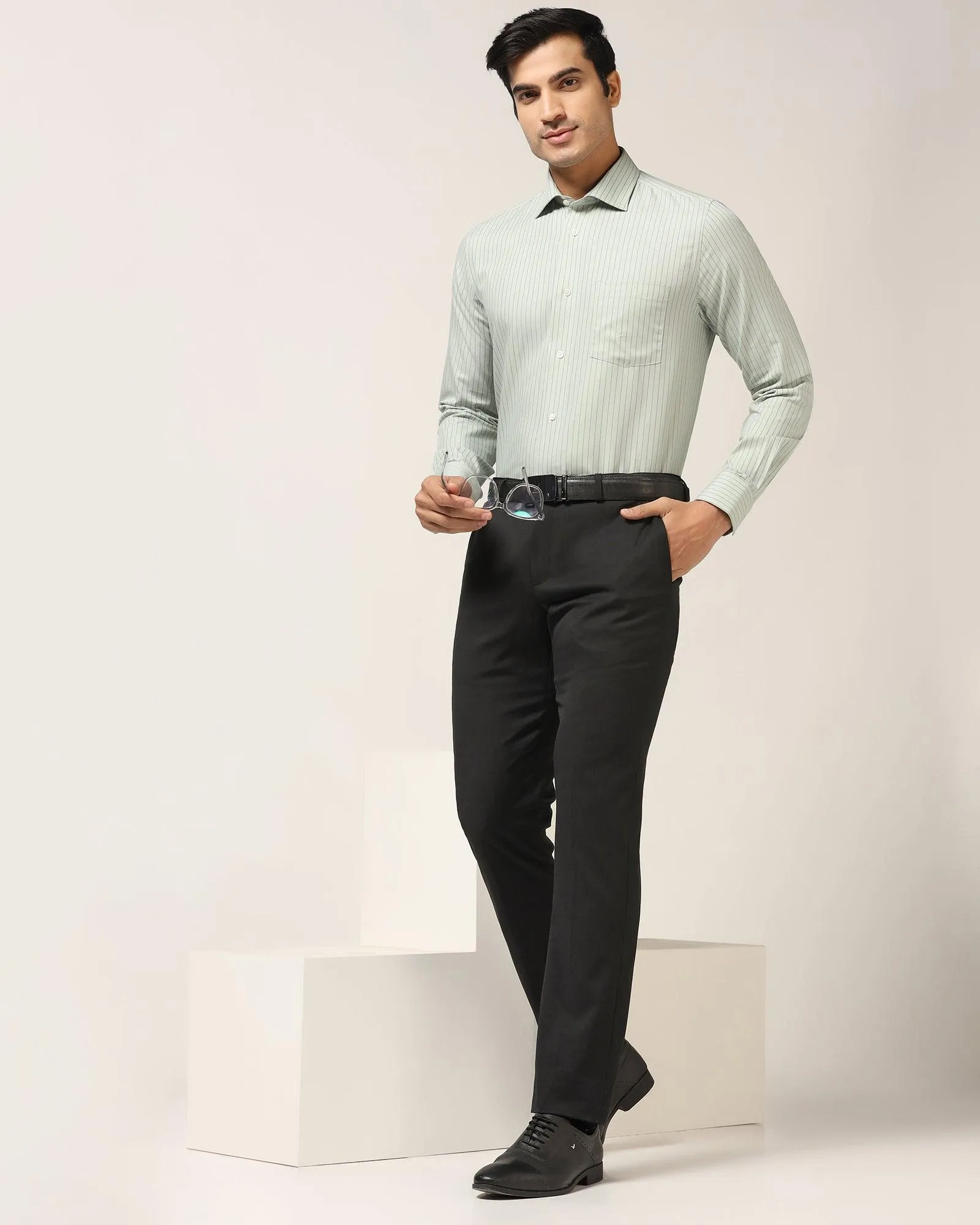 Luxe Slim Comfort B-95 Formal Black Solid Trouser - Triumph