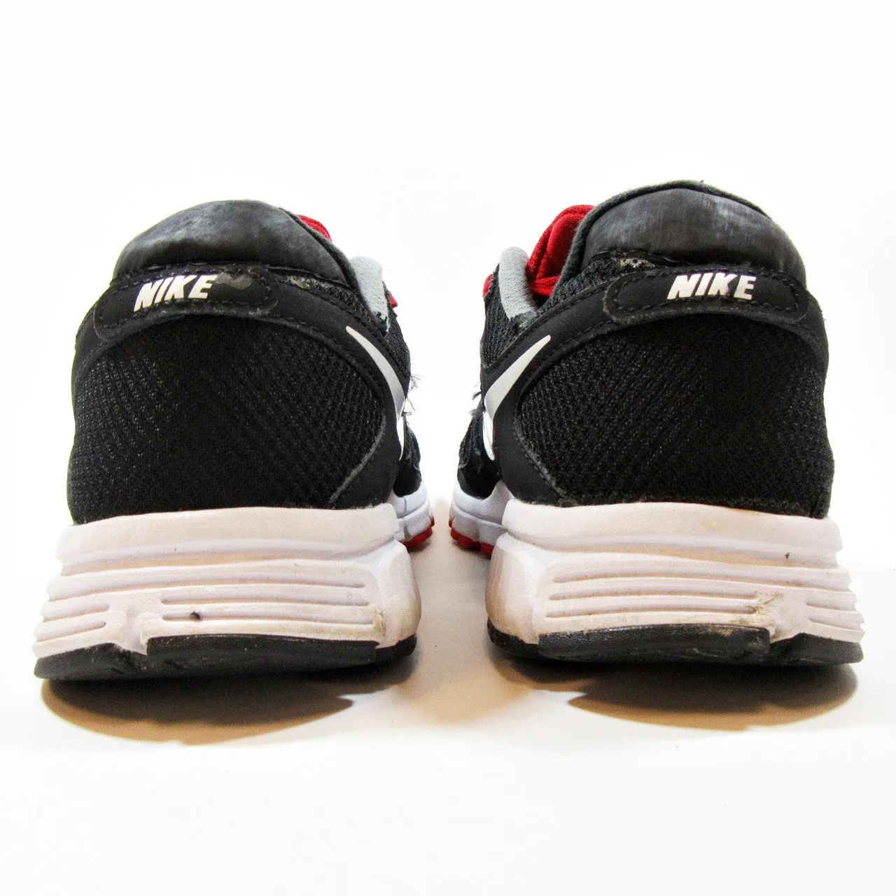 NIKE Revolution 2