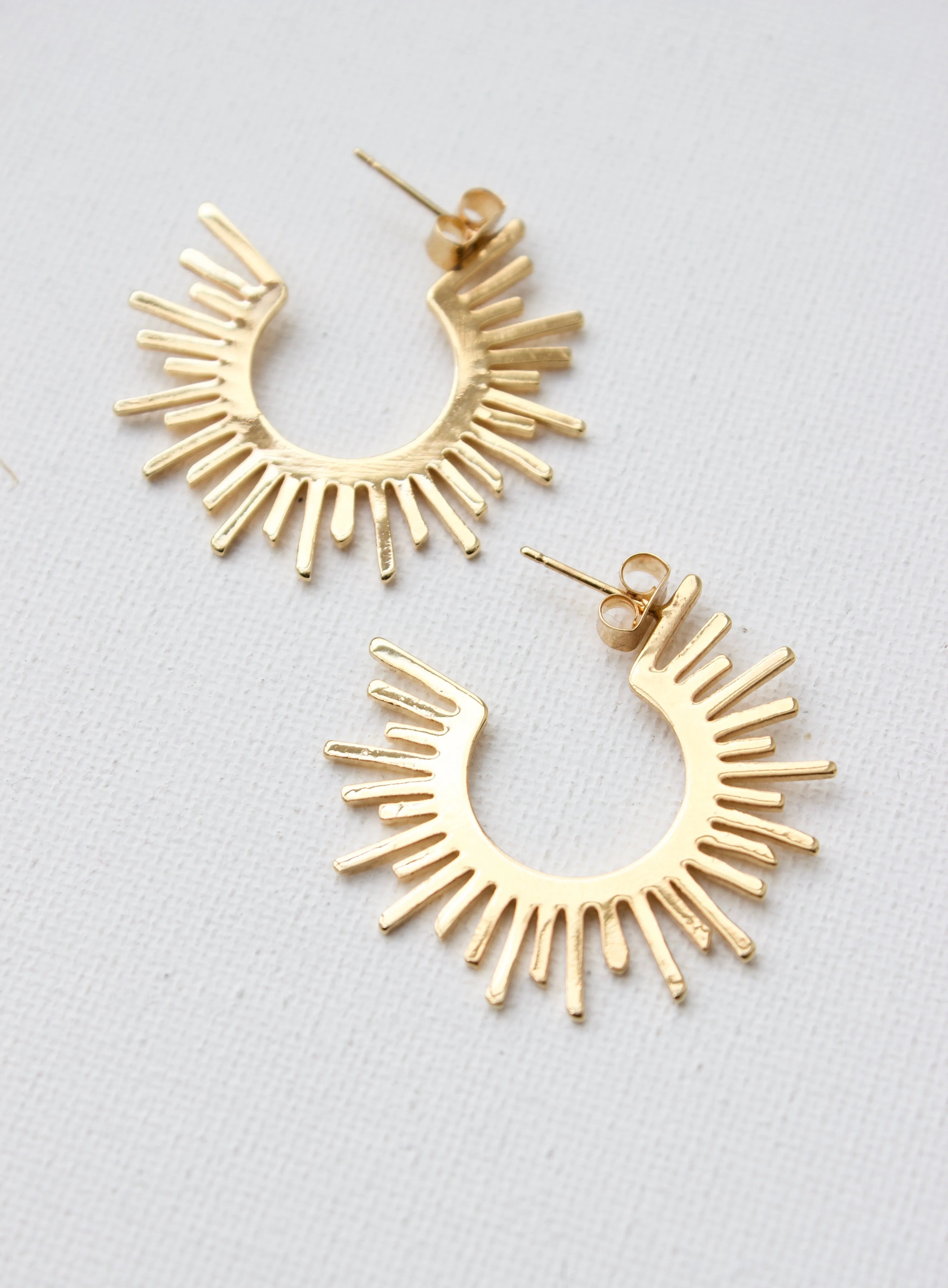 SUN SILHOUETTE HOOPS