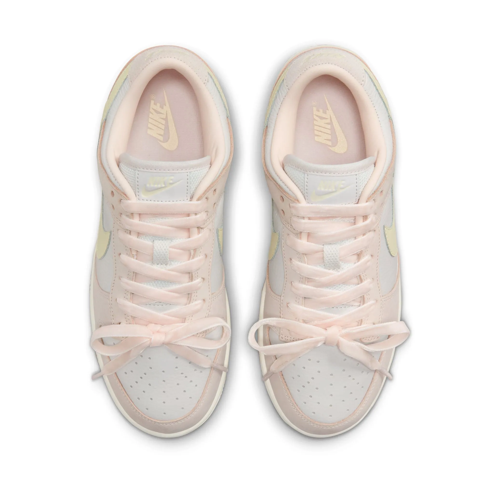 WMNS Nike Dunk Low PRM (Light Soft Pink/Coconut Milk)